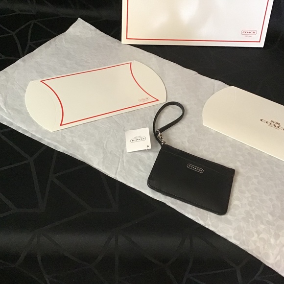 NWT Coach Darcy Leather ID with side pouch and key chain - Picture 1 of 5